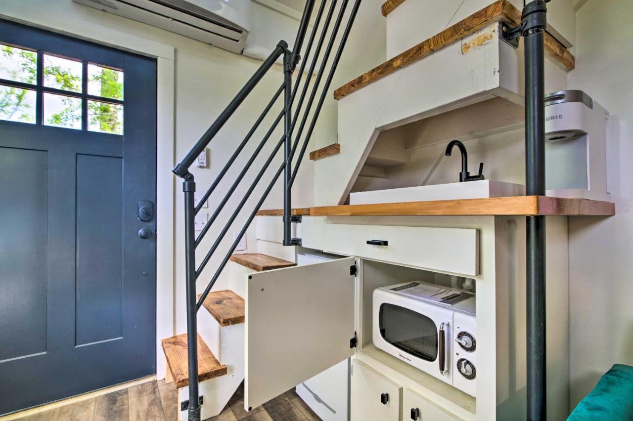 Modern Starkville Tiny Home Near Dining And Msu Εξωτερικό φωτογραφία